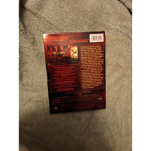 Escape from New York DVD 2-Disc Set Special Edition w/mini comic - Picture 4 of 4